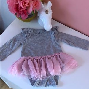 Size NB tutu onesie.